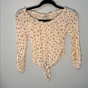 🛍 HOLLISTER floral off the shoulder top